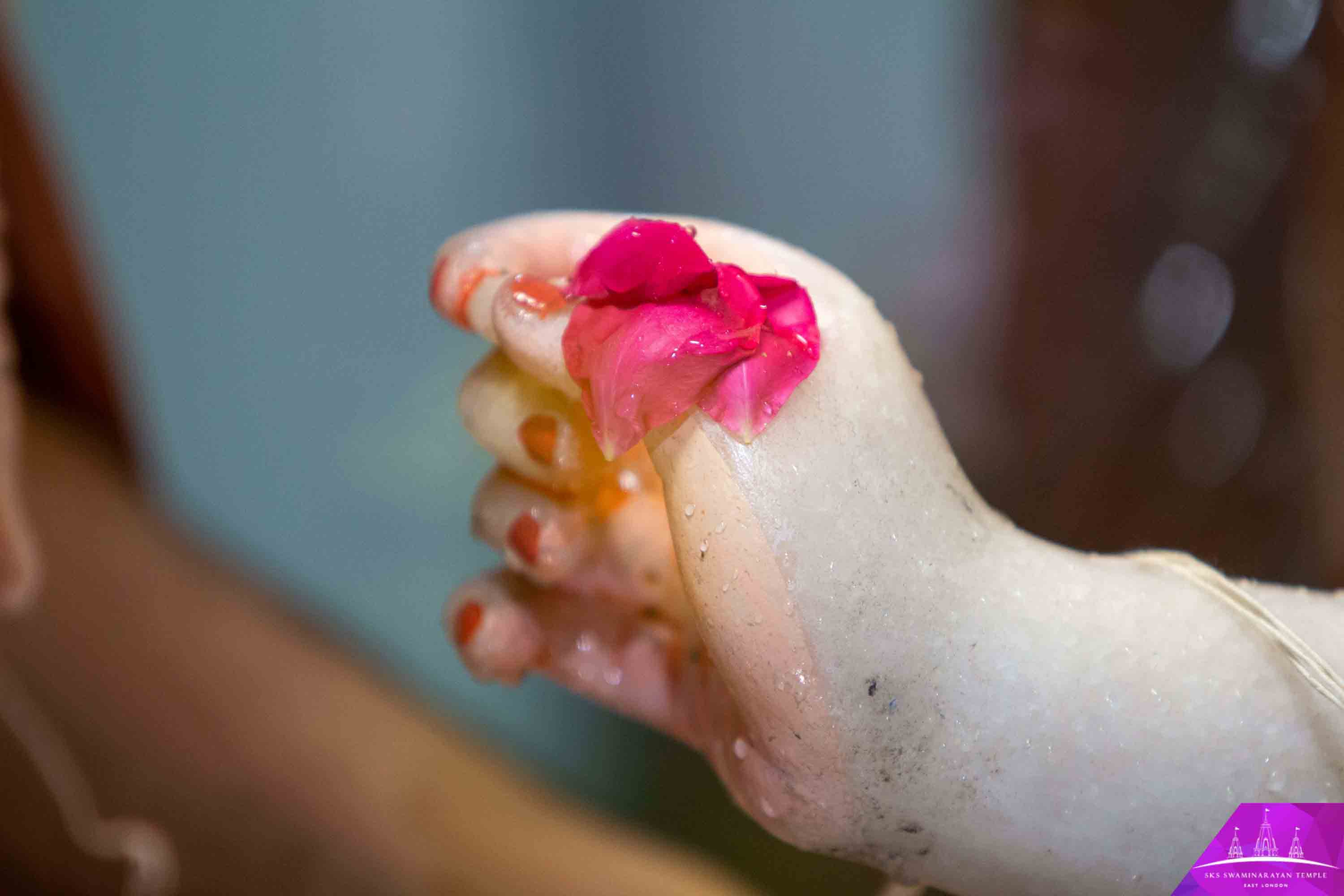 ©1987-2017 SKS Swaminarayan Temple East London
